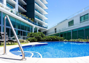Elegant Splendor 3 bedroom Apartment with Tram Access